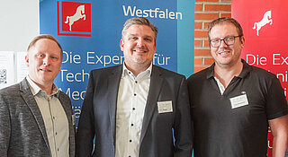 Von links: Dipl.-Geograph Hinnerk Willenbrink und Prof. Dr.-Ing. Elmar Brügging von der FH Münster mit Tobias Mateina-Noll, Kooperationsmanager Bildung Westfalen AG.