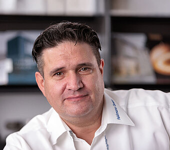 Portrait Michael Ströhlein, Betriebsleiter, Feldmann Metall & Schmiedekunst GmbH, Langenzenn