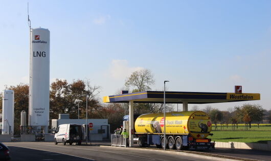 Umweltfreundlich und wirtschaftlich: Westfalen Gruppe eröffnet erste LNG-Tankstelle im Münsterland