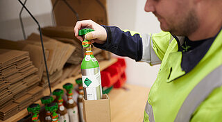 Alumini®-Kleingebinde jetzt über Paketversand innerhalb von Deutschland sowie nach Österreich, Frankreich, in die Schweiz und die Benelux-Länder lieferbar.