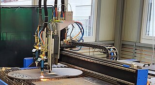 Wasserstoff verursacht beim Brennschneiden geringere Emissionen als gängige Optionen, wie Acytelen, Propan oder Erdgas.