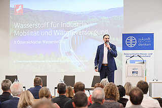 Dr. Thomas Perkmann beim 3. Österreichischen Wasserstofftag, ausgerichtet vom Österreichischem Wasser- und Abfallwirtschaftsverband (ÖWAV).