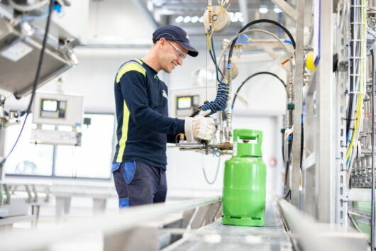 Photo 3: New, ergonomically optimized refrigerant filling in Münster-Gelmer.