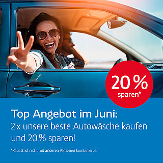 Westfalen Tankstellen Waschaktion im Juni 2026: Lachende Frau mit Sonnenbrille im Auto 