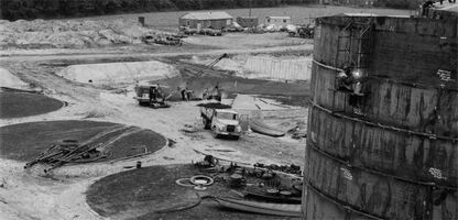 Schwarz-Weiß-Fotografie, Neubau eines Tanklagers in Münster-Gelmer