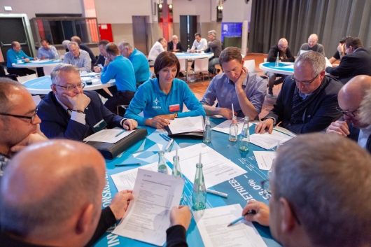 Coolektiv Convent Teilnehmer diskutieren und erarbeiten gemeinsam mit den Coolektiv-Experten relevante Markt-Inhalte. (Foto: Westfalen AG, Münster) 